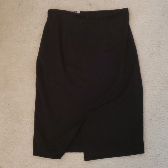 In for this season Philosophy Pencil skirt - Picture 2 of 3